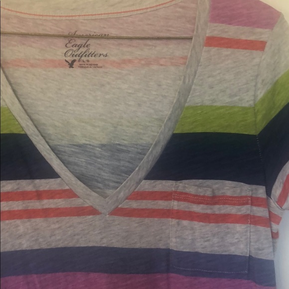 V-Neck multi-colored striped T-Shirt - Picture 3 of 4